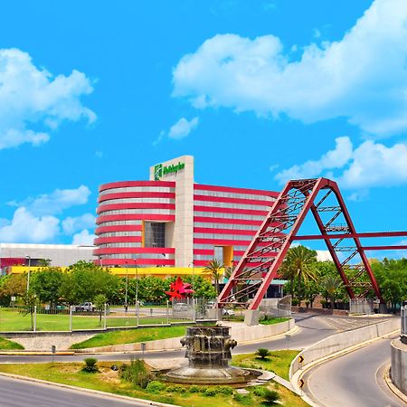 Holiday Inn Monterrey-Parque Fundidora By Ihg Exterior photo La Plaza Mall