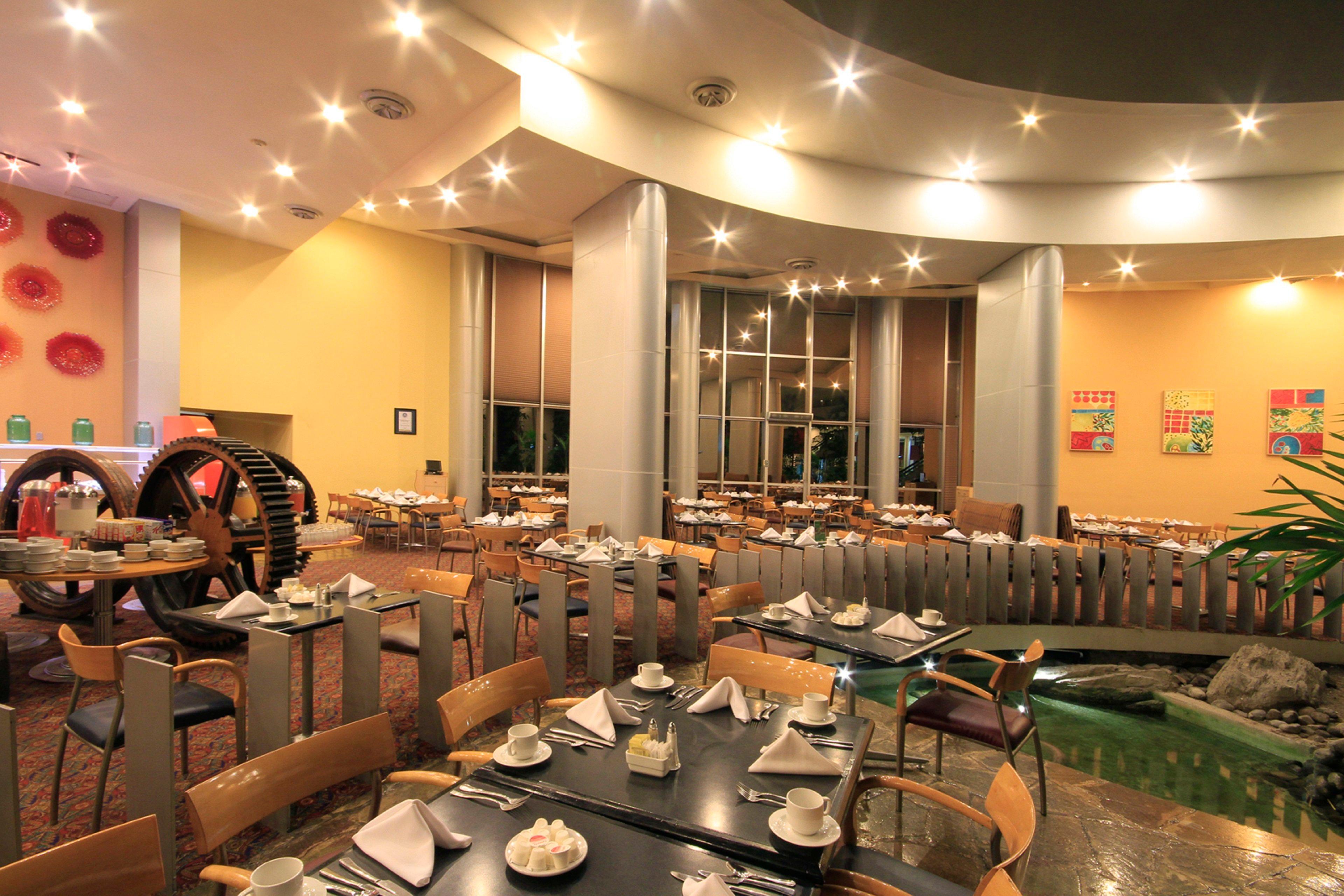 Holiday Inn Monterrey-Parque Fundidora By Ihg Exterior photo The restaurant