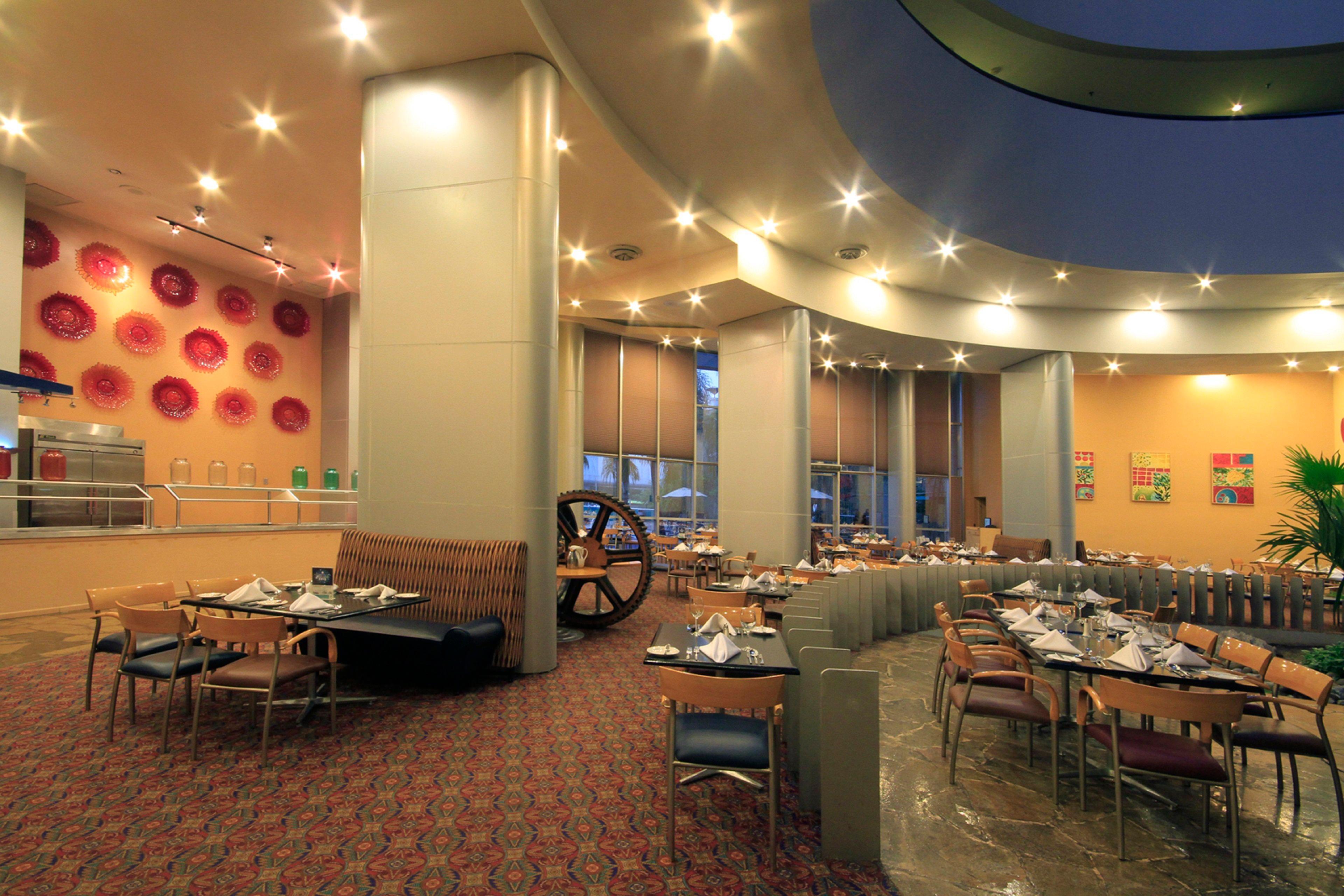 Holiday Inn Monterrey-Parque Fundidora By Ihg Exterior photo The restaurant