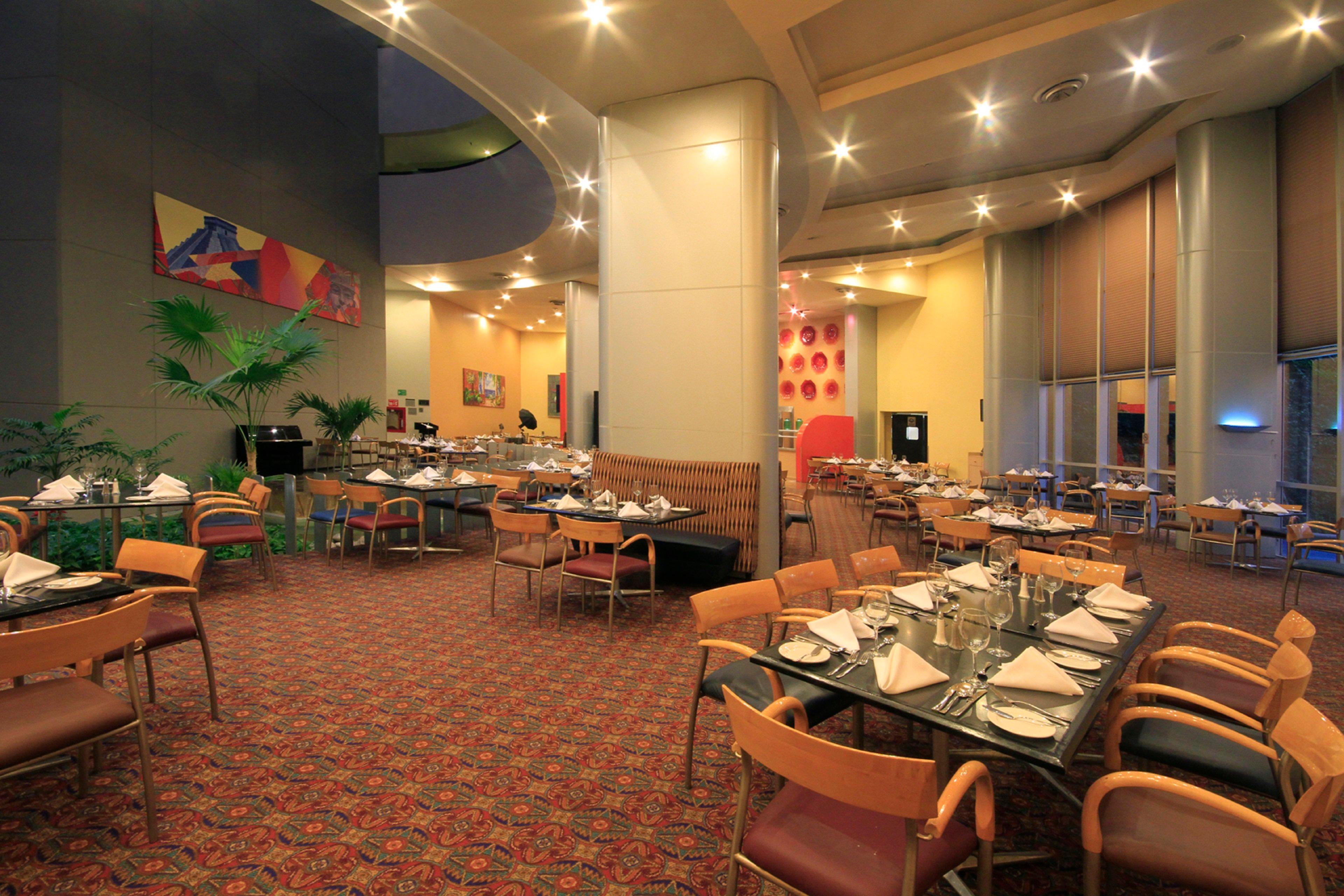 Holiday Inn Monterrey-Parque Fundidora By Ihg Exterior photo The restaurant