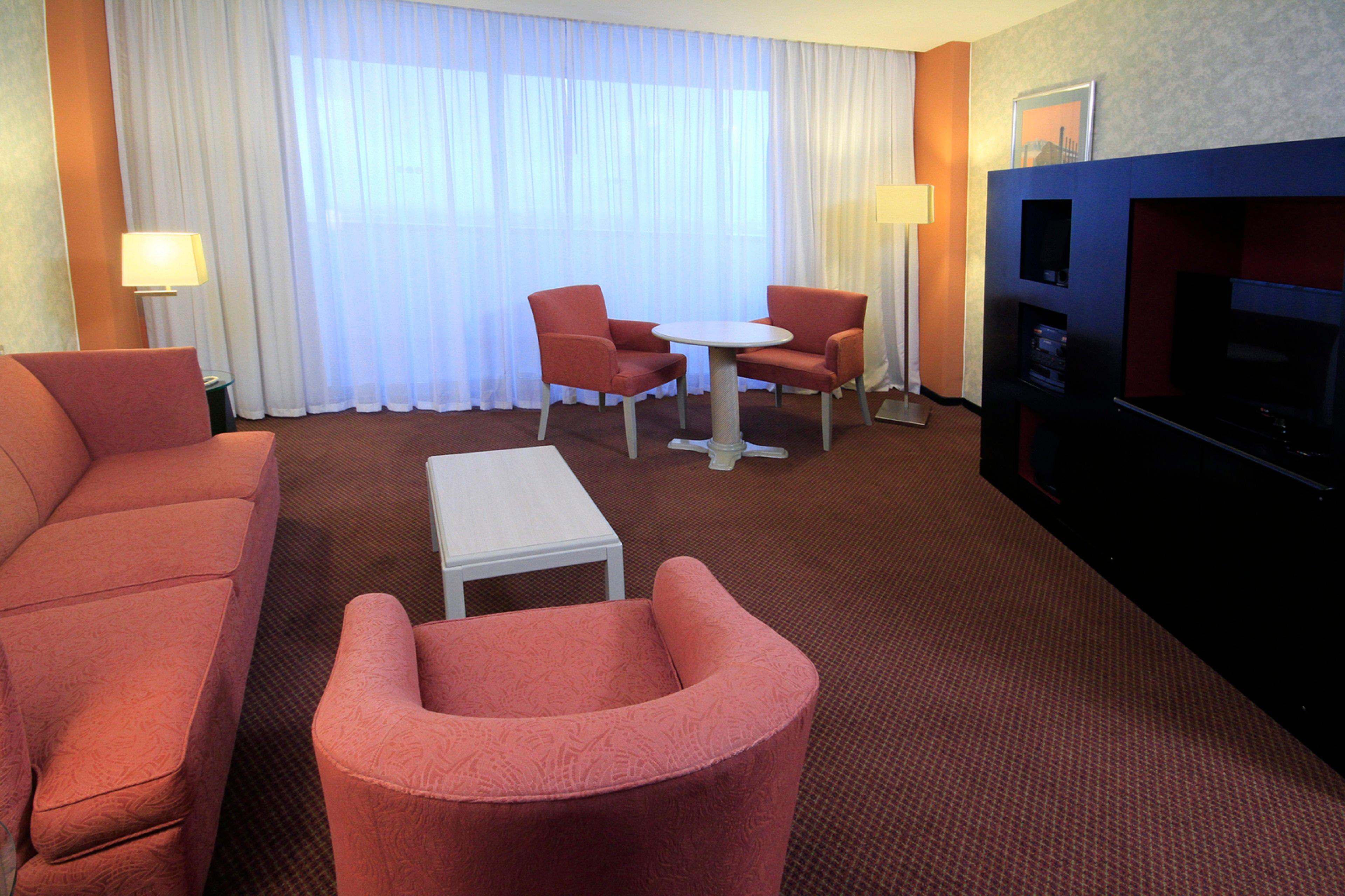 Holiday Inn Monterrey-Parque Fundidora By Ihg Exterior photo Suite