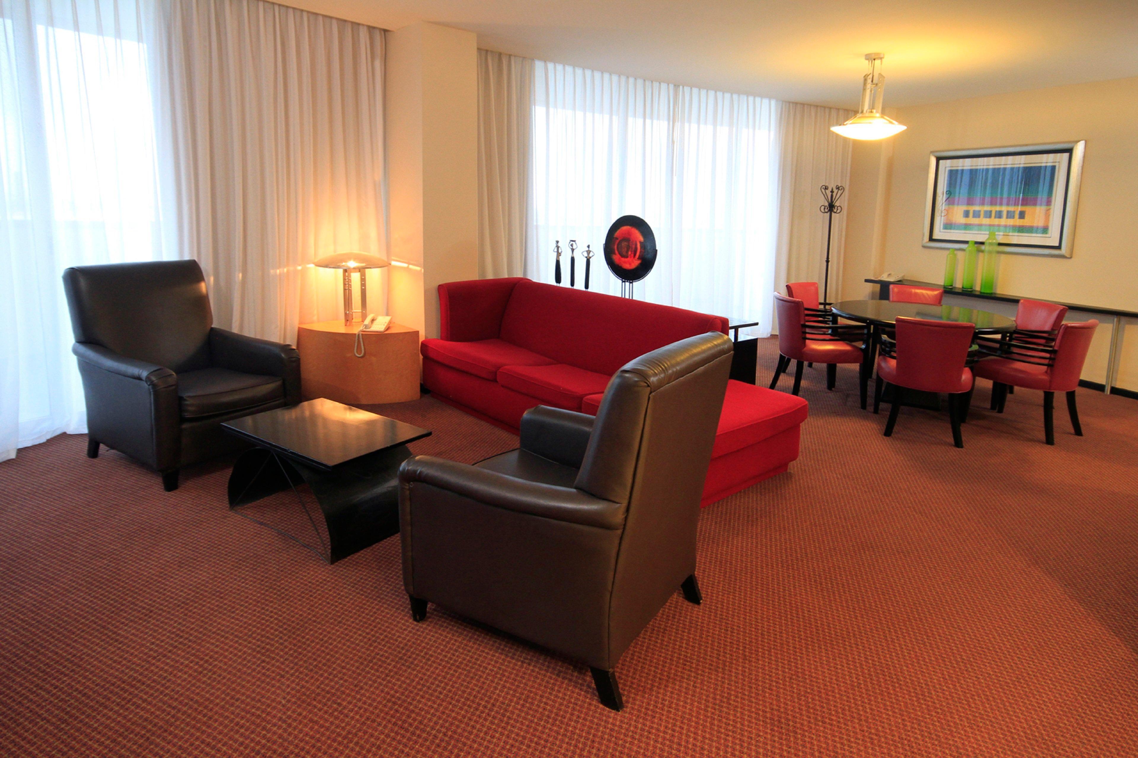 Holiday Inn Monterrey-Parque Fundidora By Ihg Exterior photo A living room in a typical apartment